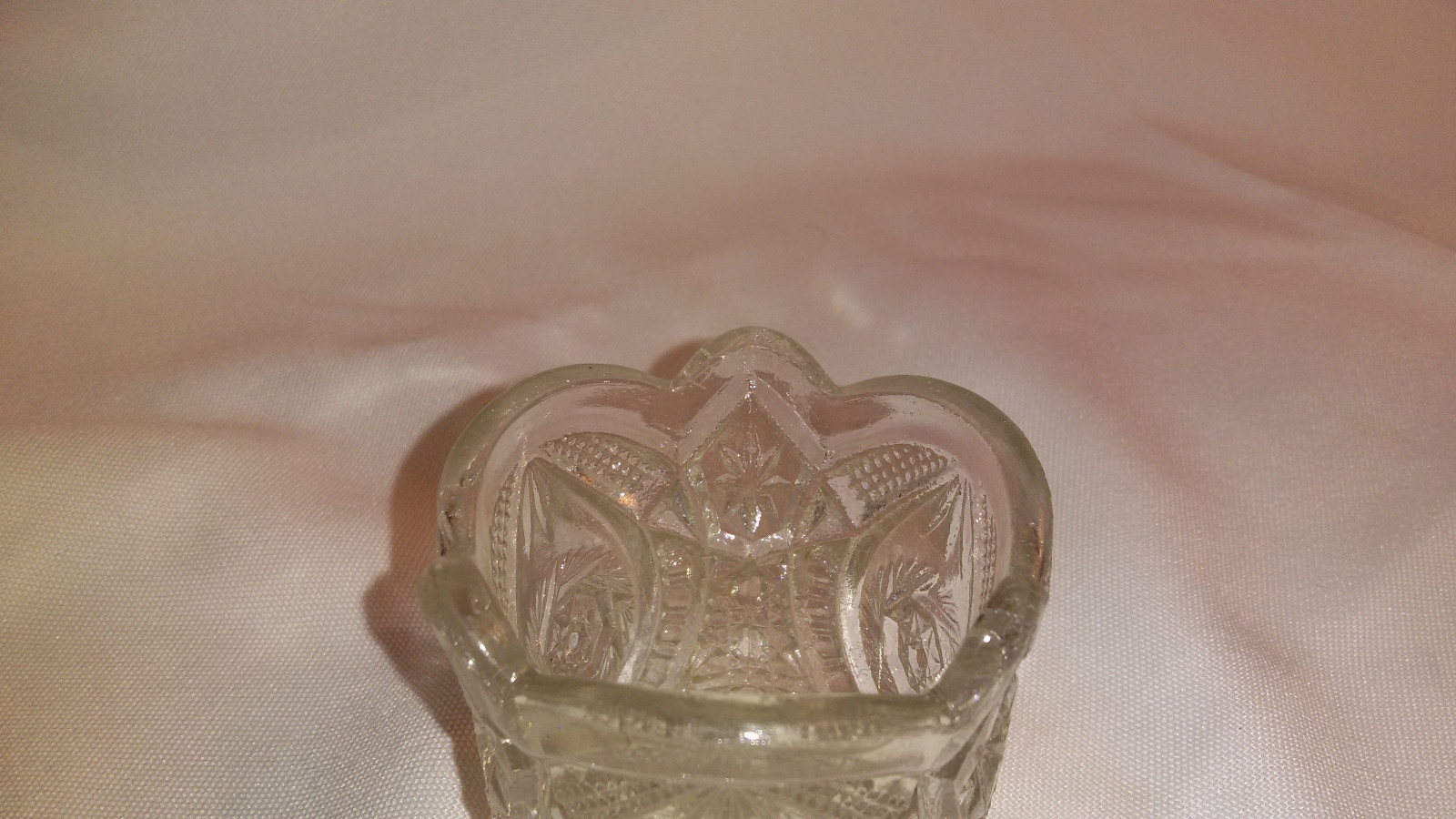 Vintage snowflake and diamond design toothpick holder # 3590