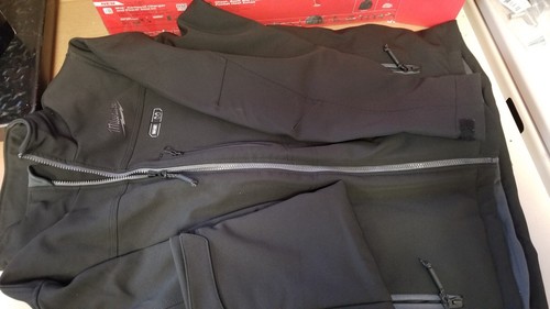 Milwaukee Men's Medium M12 12-Volt Lithium-Ion Cordless Black Heated Jacket Kit