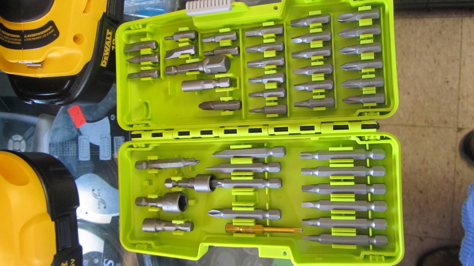 DEWALT 18V SET-DC825 1/4 HEX IMPACT DRIVER/ DC759 CORDLESS DRILL-BITS-BAG-EXCELL