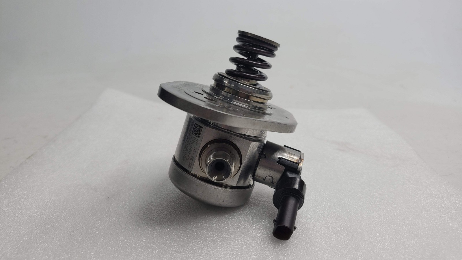 BMW M4 G82 COMPETITION ENGINE HIGH PRESSURE FUEL PUMP 8631642