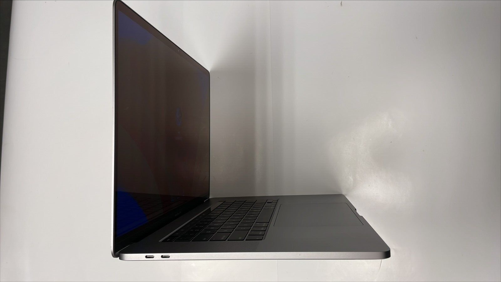 Apple MacBook Pro 16In 3072 x 1920 i7 16GB 512GB SSD 2019 Gray UHD