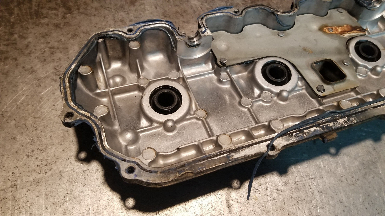 97223559 01 02 03 04 LB7 Duramax Diesel UPPER Valve Cover  - Picture 2 of 7