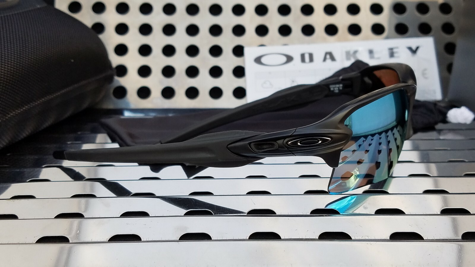 Pre-owned Oakley 9188-5859 Flak 2.0 Xl Sunglasses Matte Blk /prizm Deep H2o Polarized In Blue