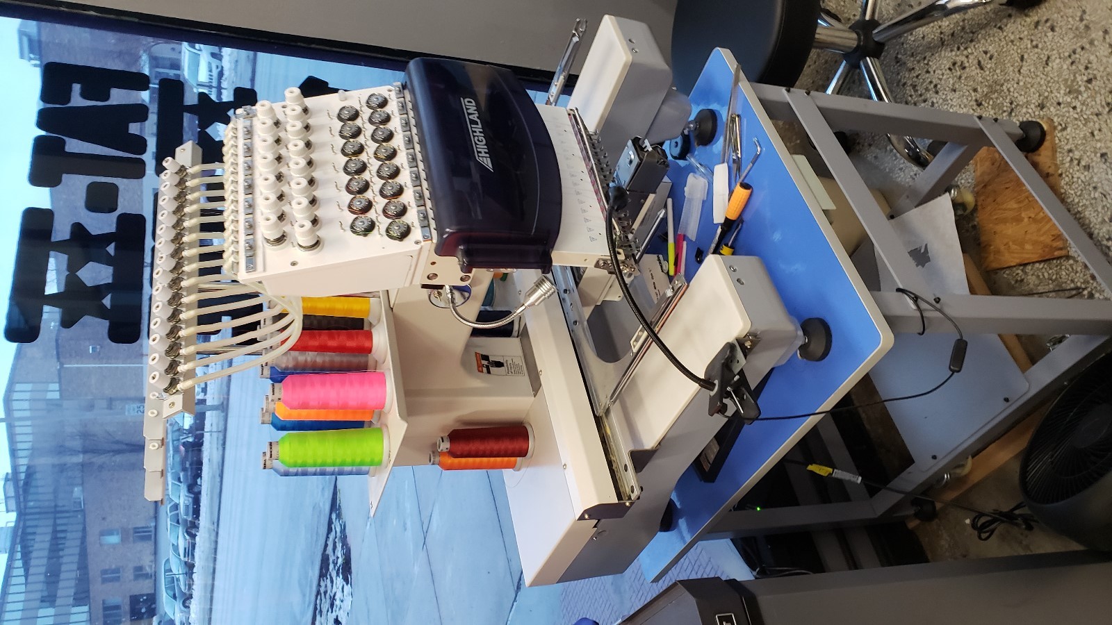 Highland 1501C 2015 embroidery machine 15 needle commercial With ALL hoops