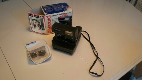 Polaroid One Step Close Up 600 Film Instant Camera Vintage with box
