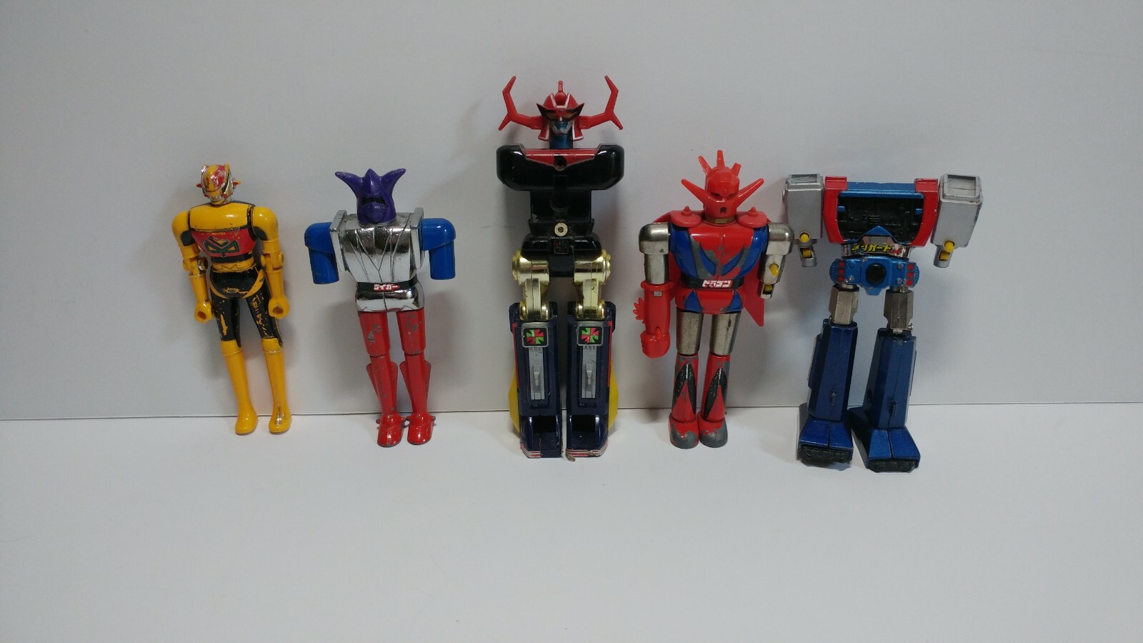 Lot of 5 vintage robots Machine Man Daltanias GA-99 Shogun
