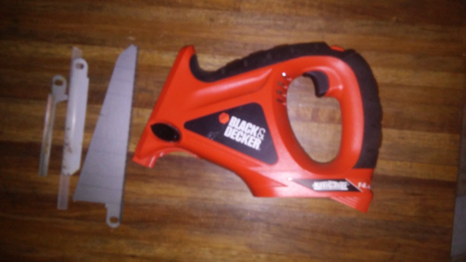 Black & Decker cordless drill, 2 bat, flashlt, handsaw, sd sensor, charger, case