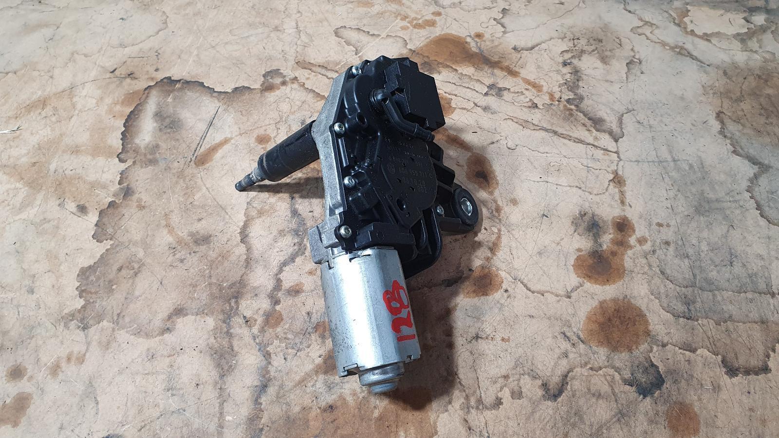 2007 Polo VW 9N WIPER MOTOR TAILGATE 07/02-04/10 6Q6955711C image 2