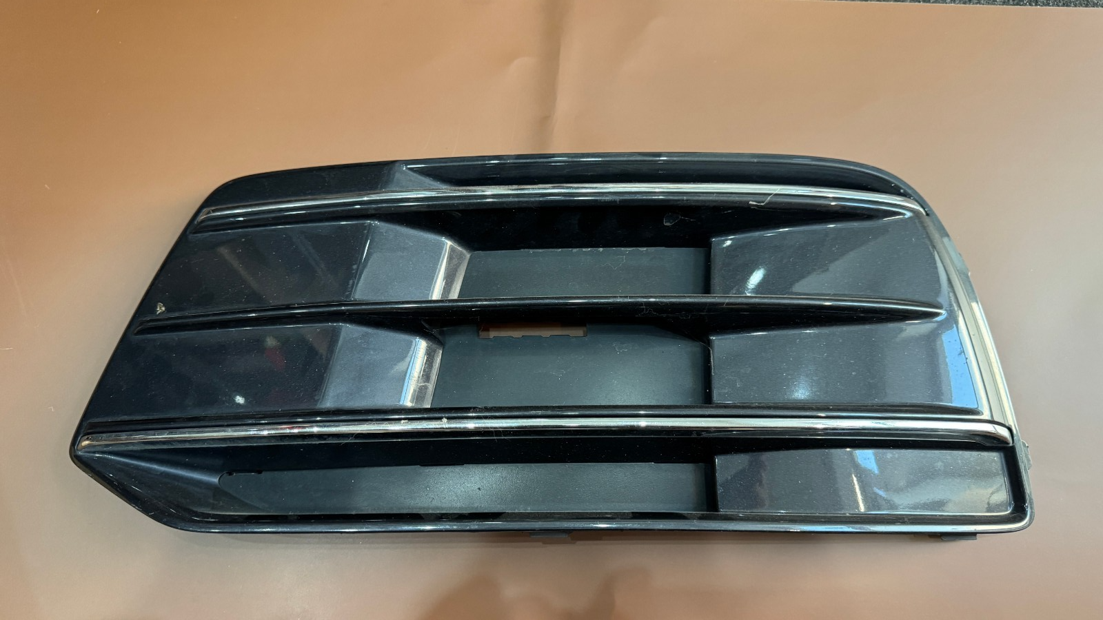 Original Audi Q5 Frontstoßfänger Z9B 80A 807 679 D/E Abdeckteil links schwarz