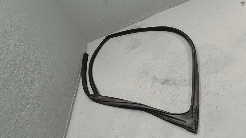 Used 2018-2025 Toyota Camry Front Passenger Door Window Glass Run Channel Seal OEM