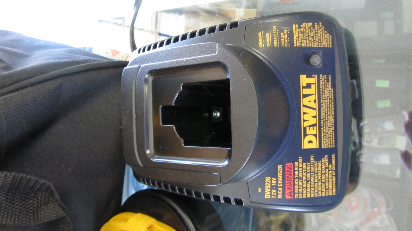 DEWALT 18V SET-DC825 1/4 HEX IMPACT DRIVER/ DC759 CORDLESS DRILL-BITS-BAG-EXCELL