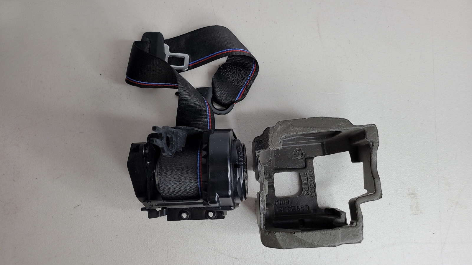 0 Seat BMW M3 G80 belt Rear Right Side L005356 image 3
