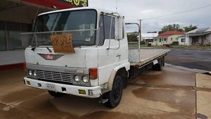 hino gates 1982 runs tray aluminium truck