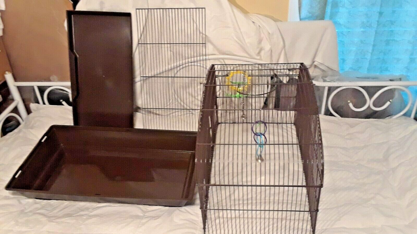 ROUND HALF MOON SHAPE METAL/PLASTIC BIRD CAGE