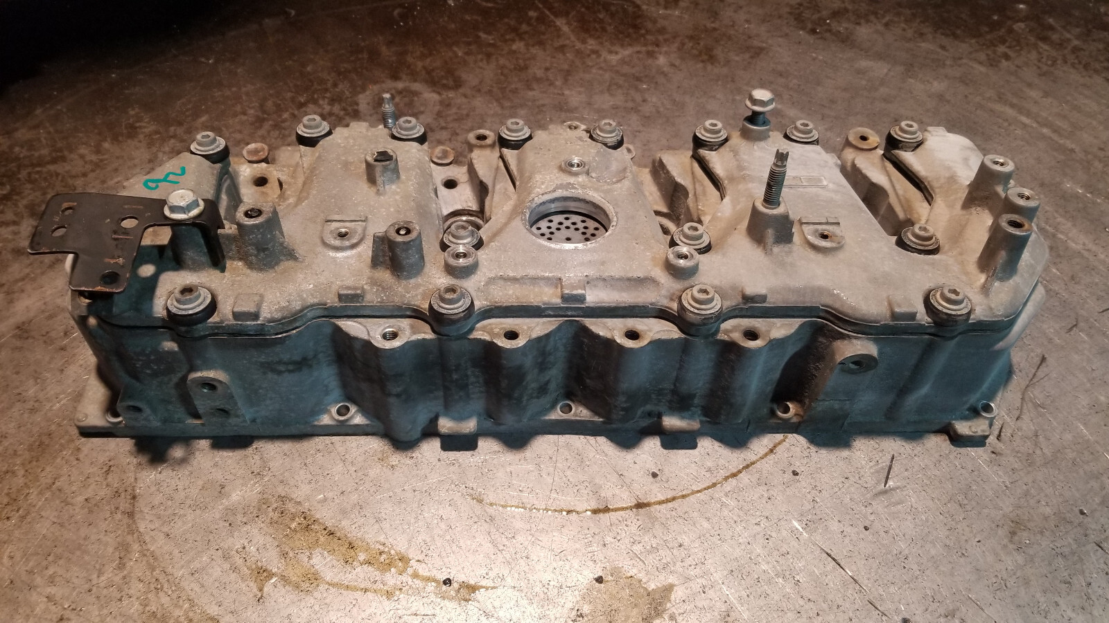 2011-2015 DURAMAX 6.6 6.6L DIESEL LML VALVE COVER & SPACER LH DRIVER - Picture 9 of 10