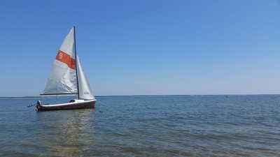 1980 O'Day Daysailer II - 17 foot sailboat and trailer in excellent condition