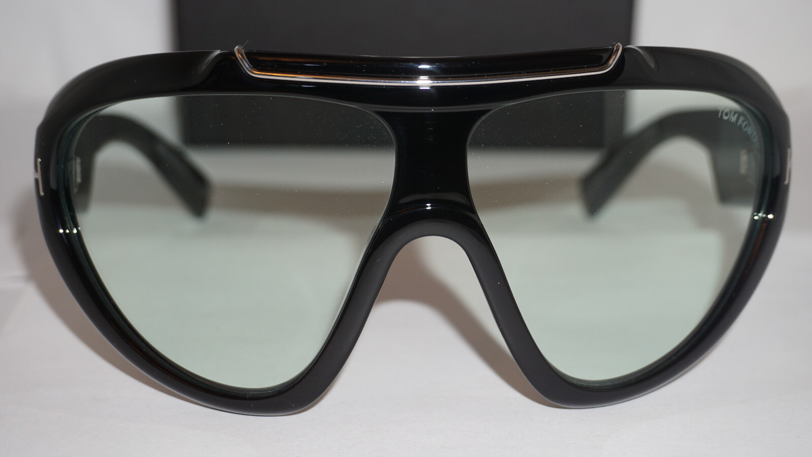 VISIONAIRE 24号　LIGHT TOM FORD FOR GUCCI VISIONAIRE 24 LIGHT TOM FORD FOR GUCCI