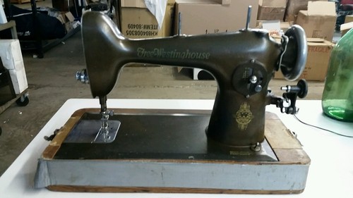 Vintage  FREE-WESTINGHOUSE 1930s Style 956228-E Sewing Machine w/Attachments