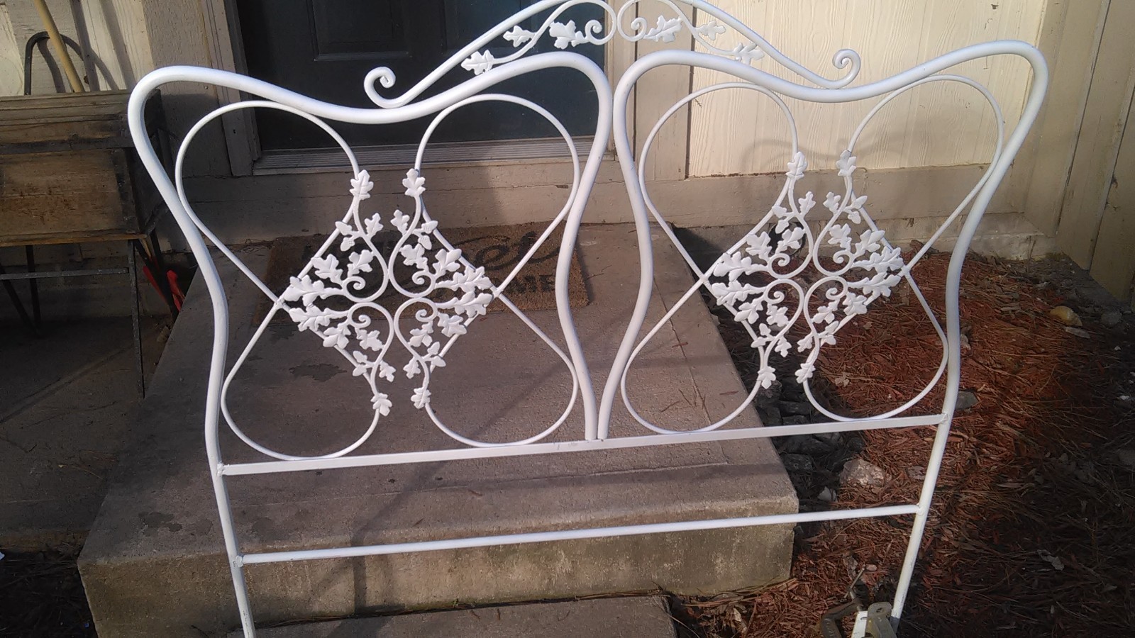 VINTAGE FRENCH COUNTRY SOLID WROUGHT IRON ACORN LEAF TRUNDLE BED DAY BED TWIN