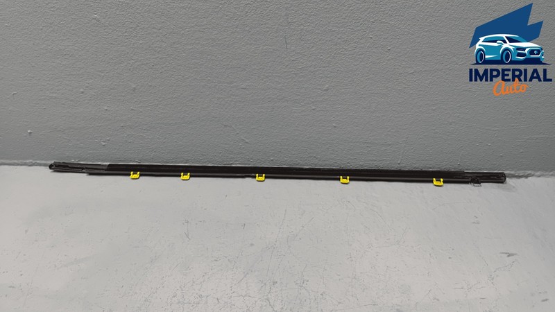 Used 2017-2022 Honda CR-V Front Right Passenger Door Belt Molding Chrome OEM