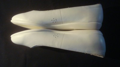SHOES All White Soft NURSEMATES Women Sz 6.5 M Nurse Temple Ballerina Style