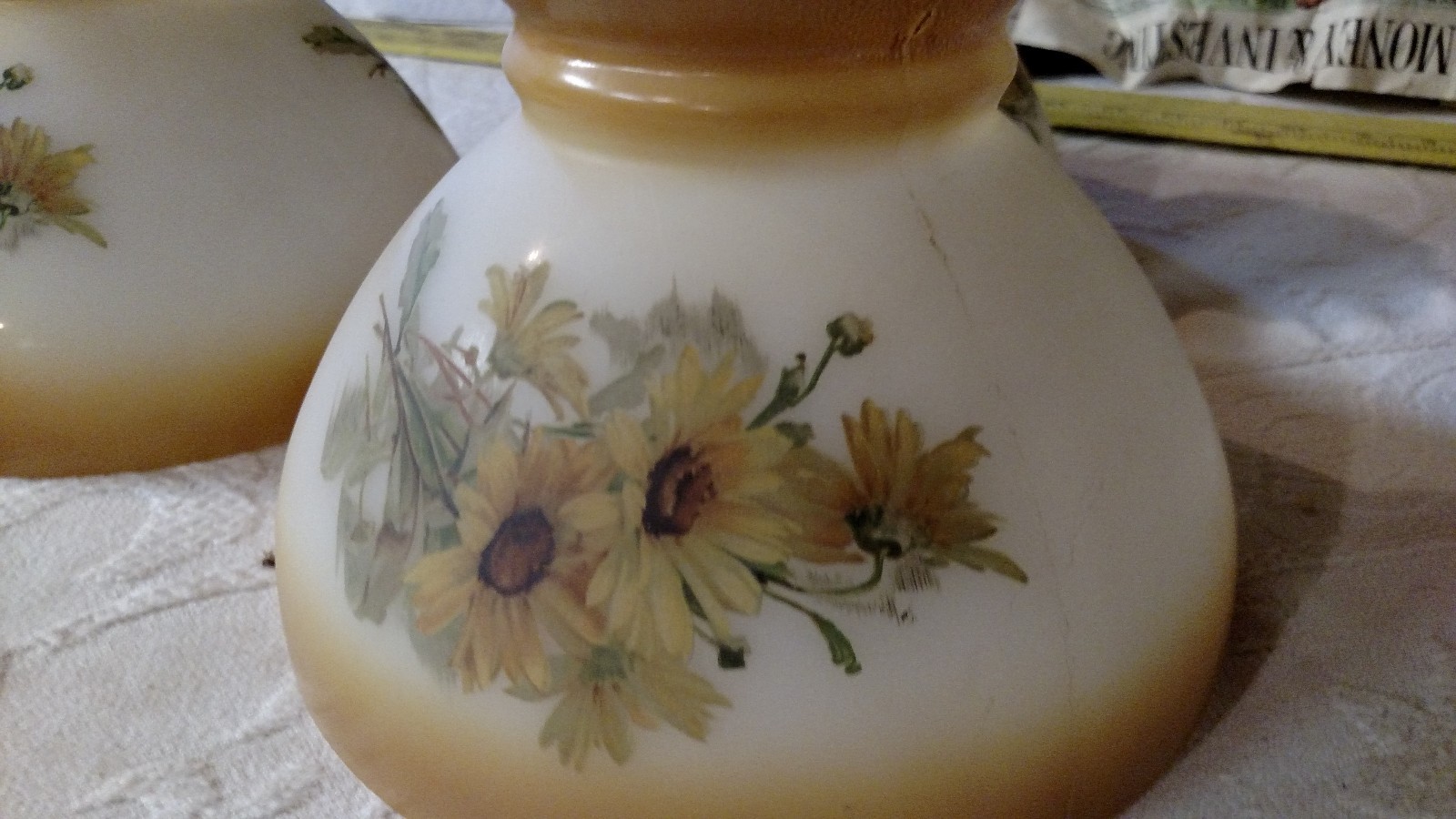 Vtg antique GLASS Hurricane Aladdin Lamp Shade HAND PAINTED Daisy8