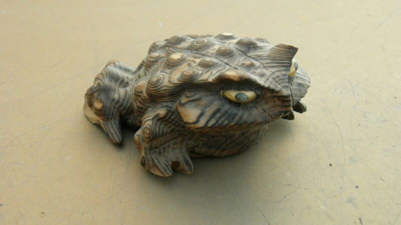 Vintage Realistic Japanese Cryptomeria LUCKY Horned Toad Frog Hand Carved Wood