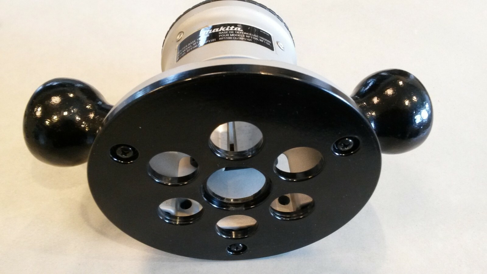 Makita Router RF1100 RF1101 Series Fixed Base.  P/N 1931038.  New out of kit.