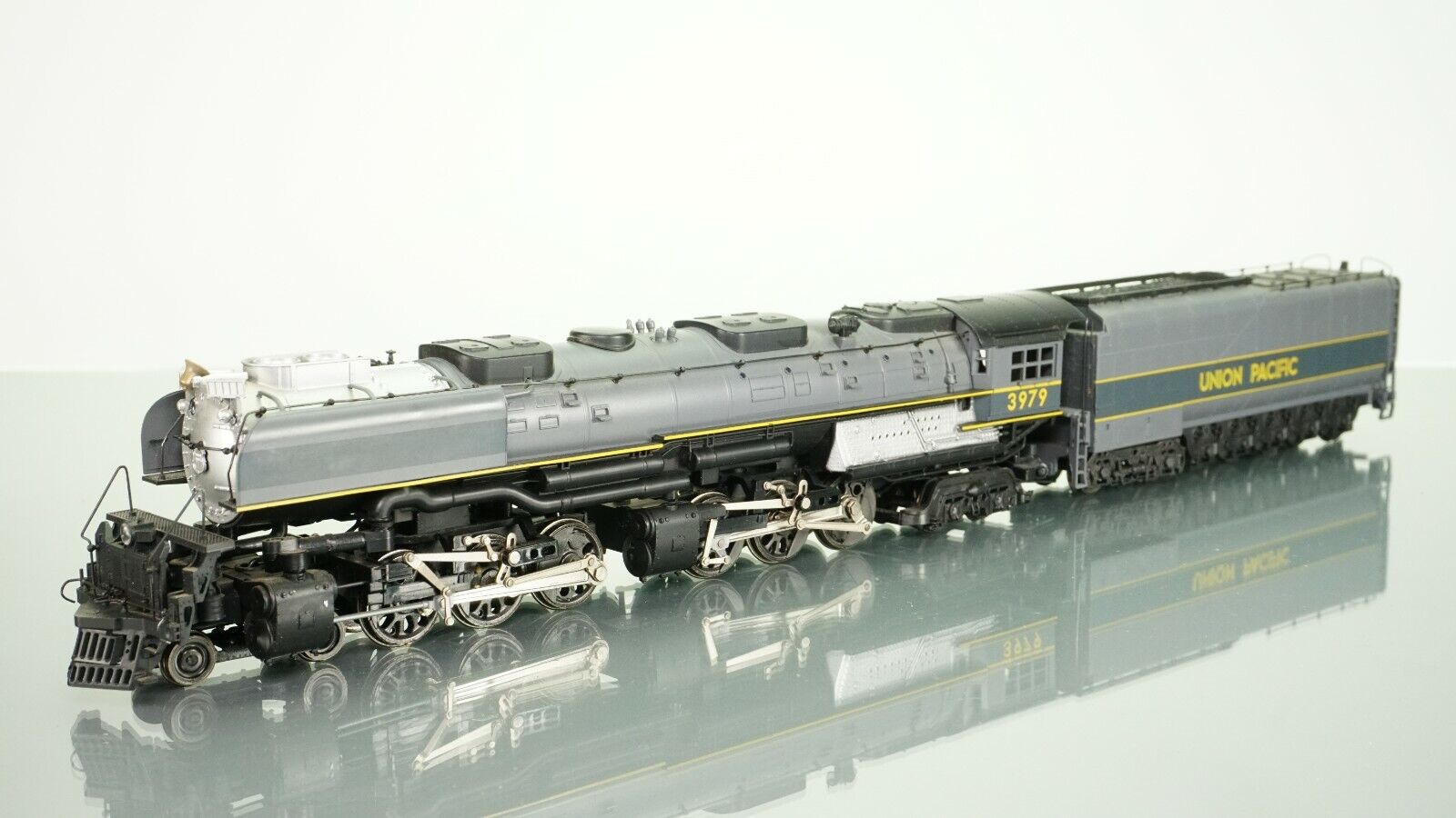 Rivarossi 4-6-6-4 Challenger Union Pacific 3979 HO scale | eBay Rivarossi 4-6-6-4 Challenger Union Pacific 3979 HO scale | eBay