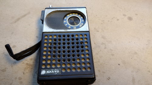 vintage sanyo transistor radio | eBay