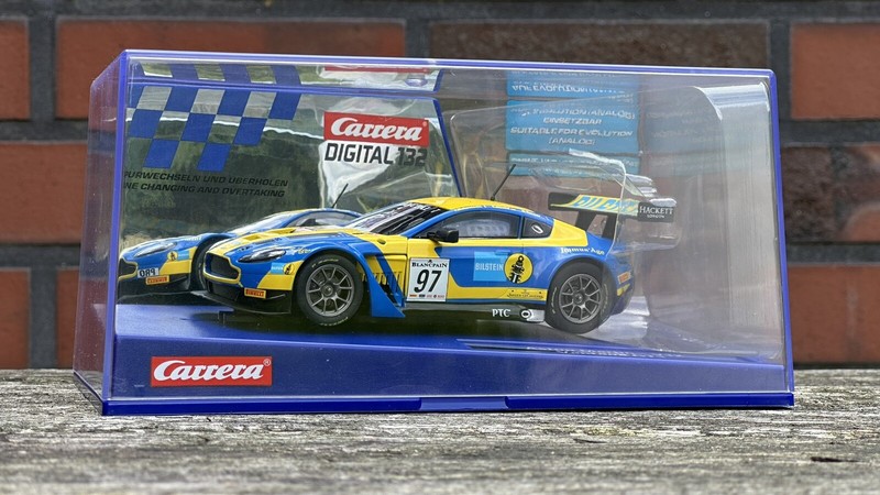 Carrera Digital 132 30676 Aston Martin V12 Vantage Gt3 Bilstein Dtm Slotcar Neu