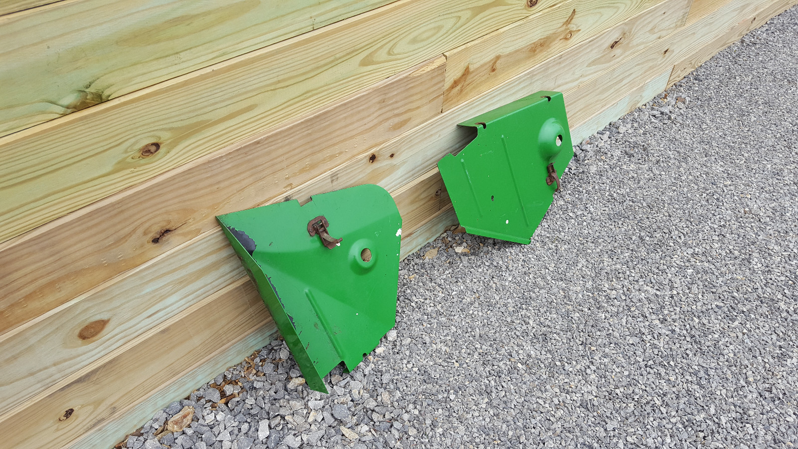 John Deere  4110 / 4115  7iron mower deck  60 inch