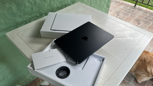 【美品】MacBookAir 13 256GB M2 2022 MLY33J/A Newest 2022 Model: Apple MacBook Air with M2 Chip, 13.6-inch