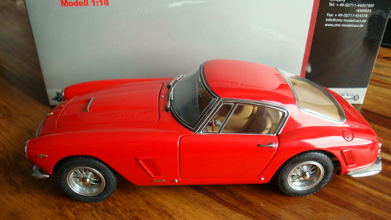 送料無料（一部地域を除く）】 Ferrari RED 1/18 250GT CMC 1/18