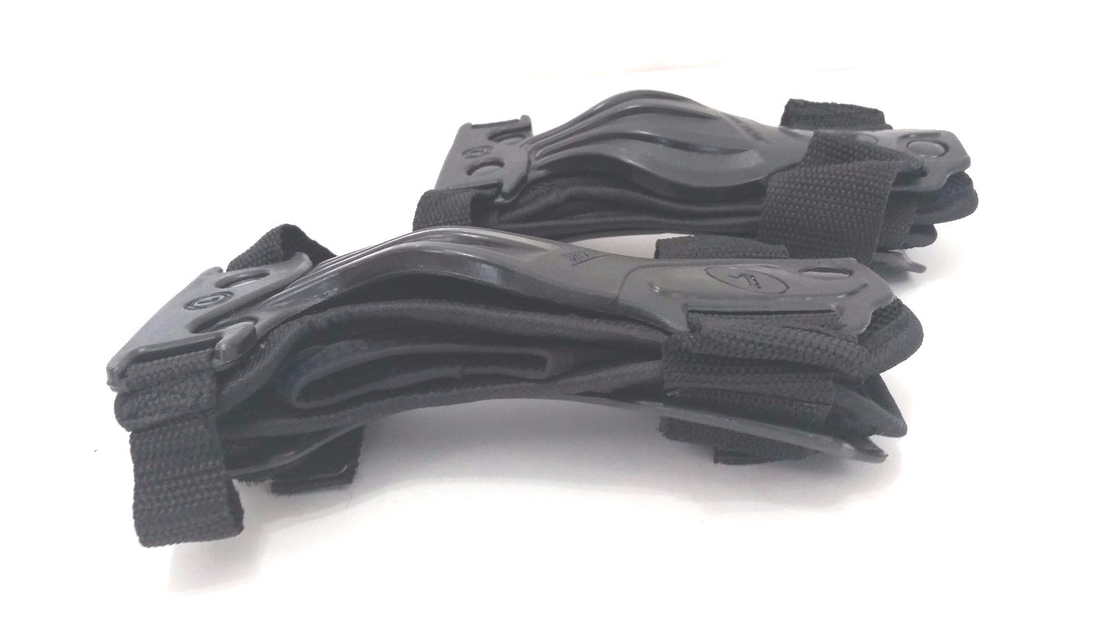 Bladerunner Hard Protective Wrist Pads Prevent Sprains - Size Large   C