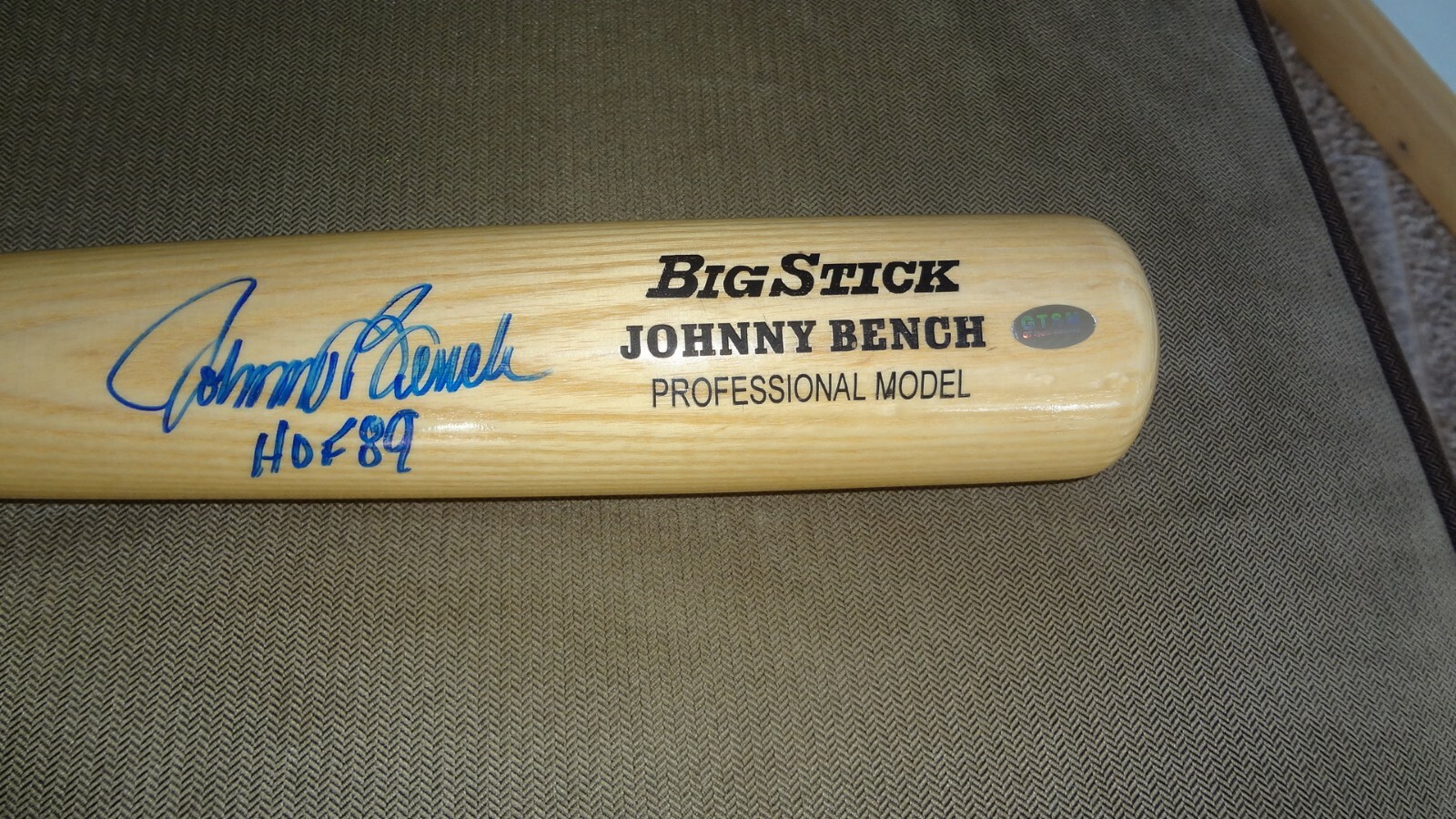 JOHNNY BENCH AUTOGRAPHED BASEBALL BAT