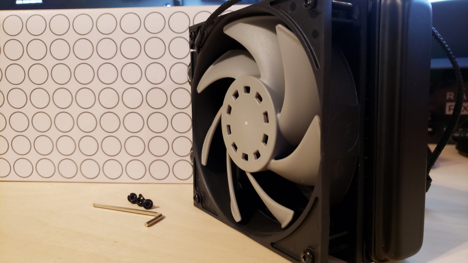 EK-FG 120 EXPANSION PACK - Radiator, 1 Vardar fan, and 2 Fittings! Works great!