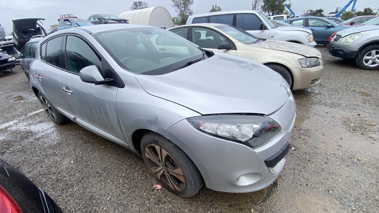 2012 Renault Megane REAR BUMPER BUMPER BAR (UPPER) X32/B95 5DR HATCH SPORT EDITION image 12