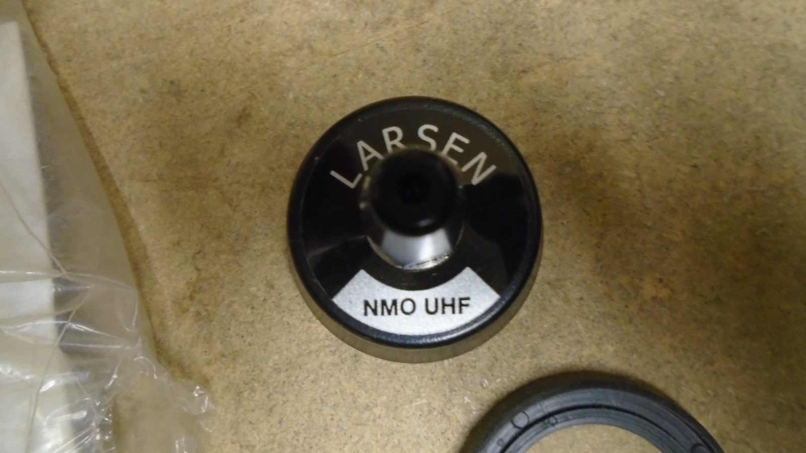 Larsen NMOUHFBASEB UHF Replacement NMO Base Use Your Own Whip