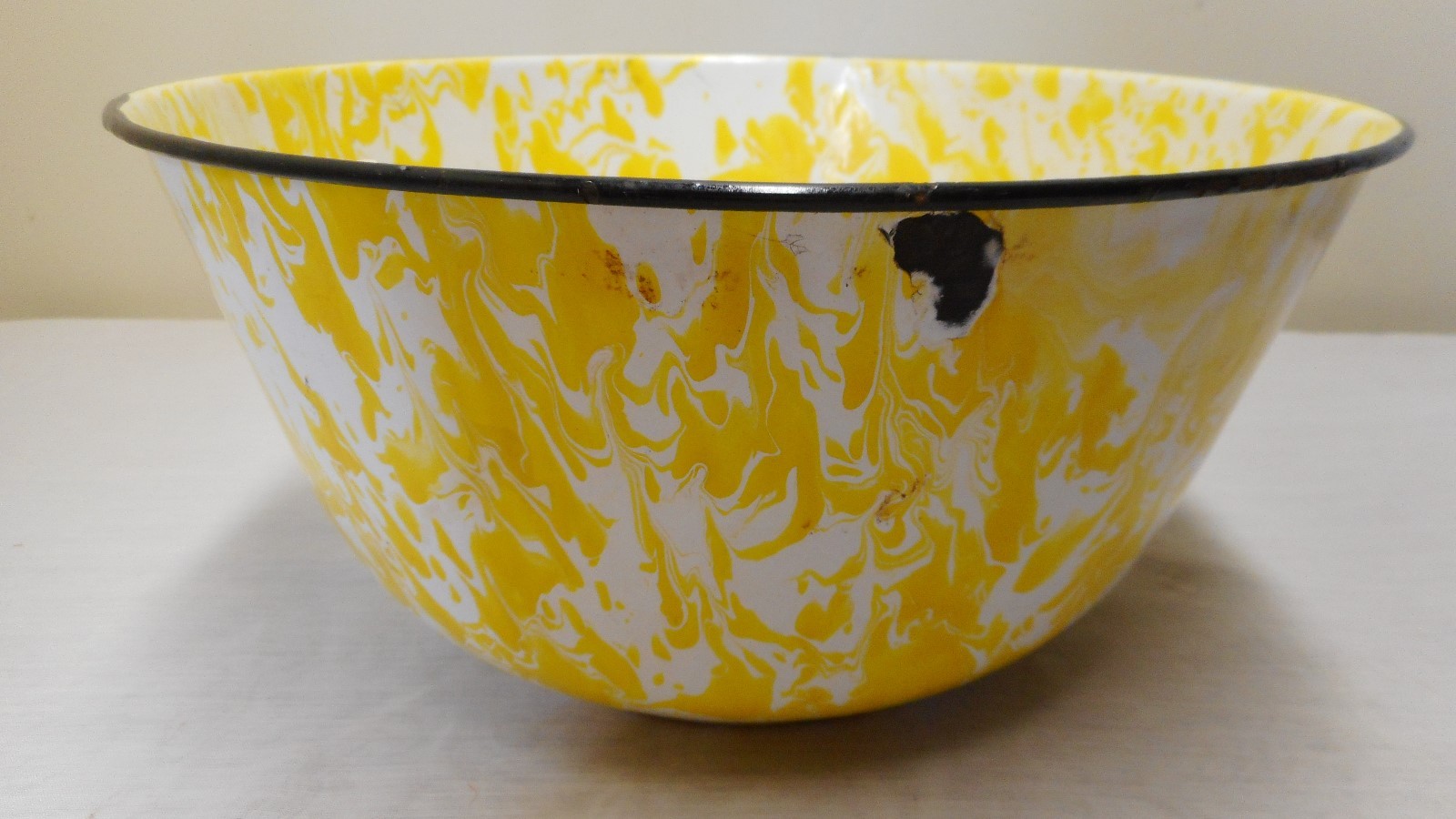 Vintage Antique LARGE Yellow & White Spatterware Enamelware Bread Mixing Bowl