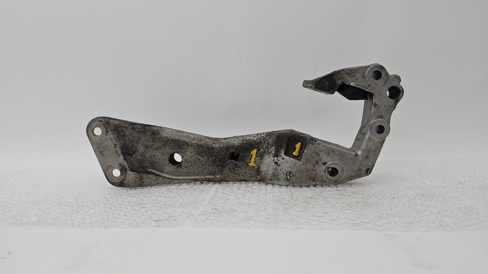 11 - 16 BMW F10 535Xi Automatic Transmission Front Crossmember Mount Bracket OEM