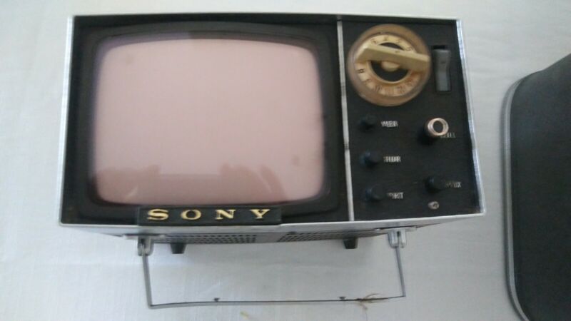 Vintage Sony Mini TV 5-303w With Carrying Case Parts Or Repair