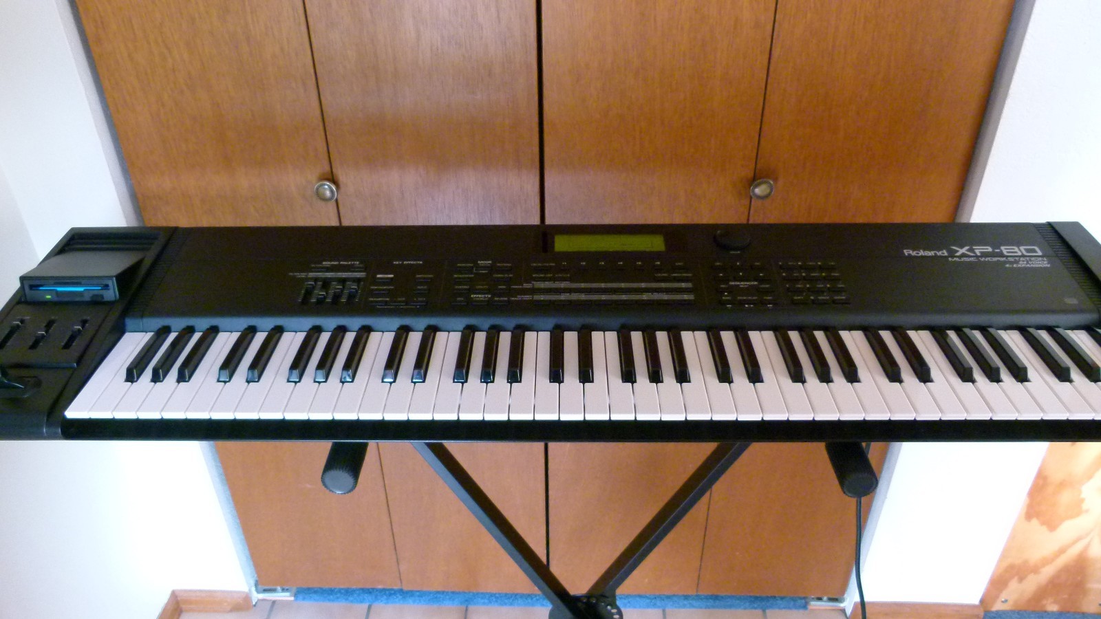 Roland XP80 in mint condition! Includes editor and huge library of extra sounds.