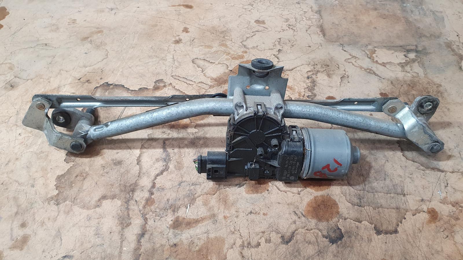 2007 Polo VW 9N WIPER MOTOR TAILGATE 07/02-04/10 6Q6955711C image 5