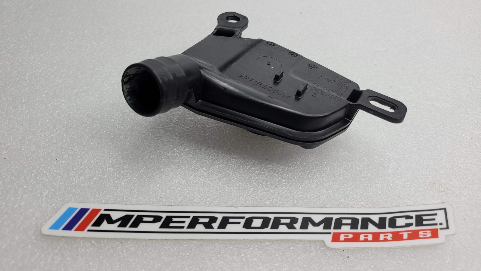 0 Bmw G80 M3 Windscreen Washer Fluid Reservoir Filler Cap 7497094 image 3