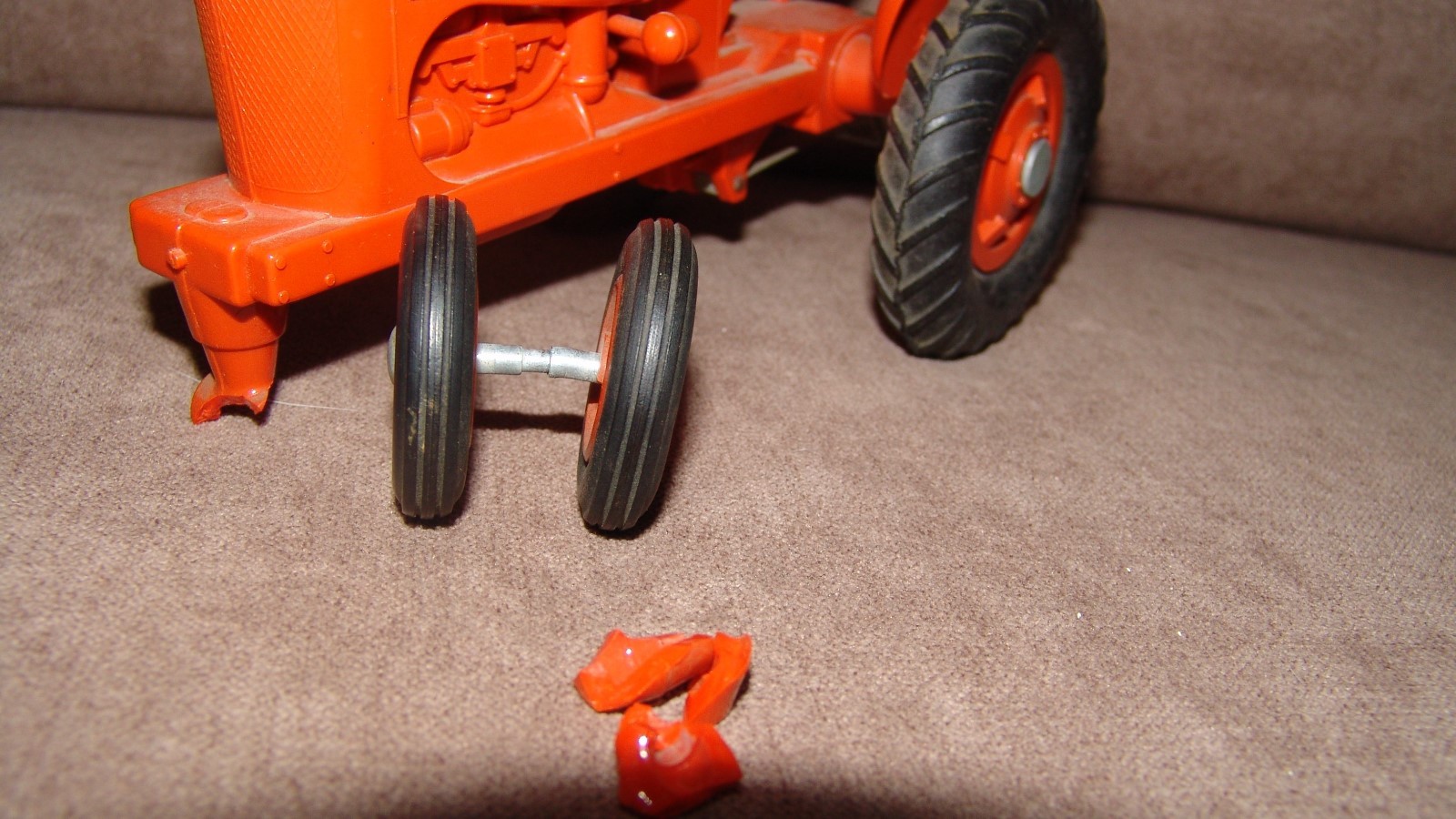 VINTAGE ALLIS CHALMERS WD Toy  FARM TRACTOR - Rare !!!! Unique !!!