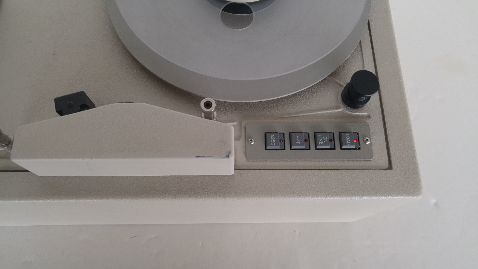 VINTAGE QUALSTAR MODEL 1260 MAGNETIC TAPE TRANSPORT