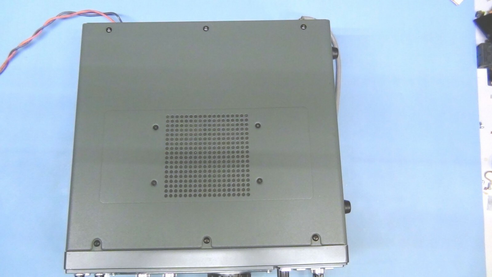 ICOM IC - R71D  HF Communications Receiver 100kHz - 30 MHz  CW filter installed.