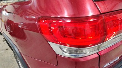 14-21 Jeep Grand Cherokee Left Driver Tail Light Assembly (Chrome Bezel)