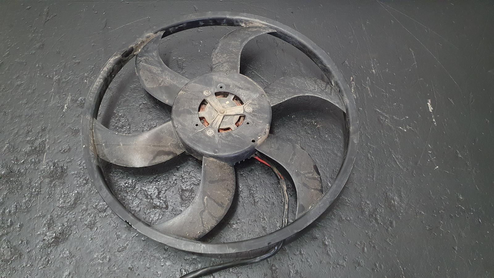 2009 Bmw 3 Series RADIATOR FAN 2.0 M47N2/N47/N47N/N47T DIESEL 400W AUTO T/M image 3